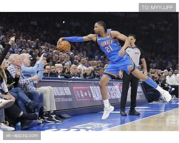 本·华莱士通过高效防守限制对手核心内线篮下得分明显提升球队防守质量